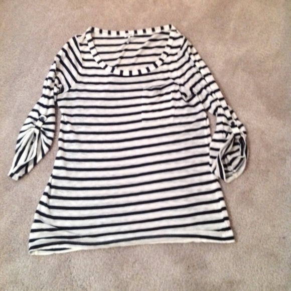 🚫RESERVED🚫 Splendid navy and white top - Picture 2 of 3