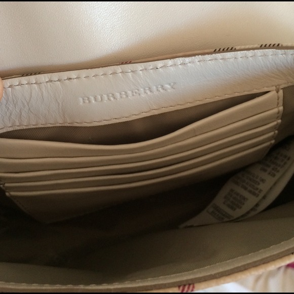 🚫SOLD⛔️Burberry lil night out bag ;) - Picture 2 of 4