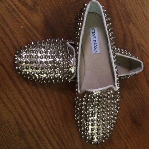 Steven Madden size 8 1/2.. Never worn