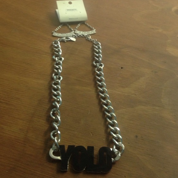 Y.o.L.o chain & earring set