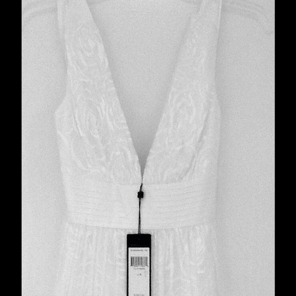 BCBGMAXAZRIA FLORAL PRINT V-NECK GOWN - Picture 2 of 3