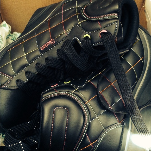 Shoe - Picture 3 of 3