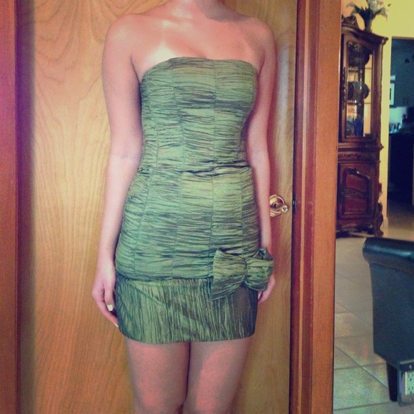 Jessica McClintock fitted emerald green dress - Picture 1 of 4