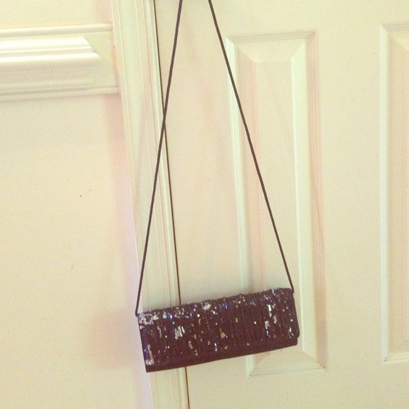 Classy clutch with optional strap !