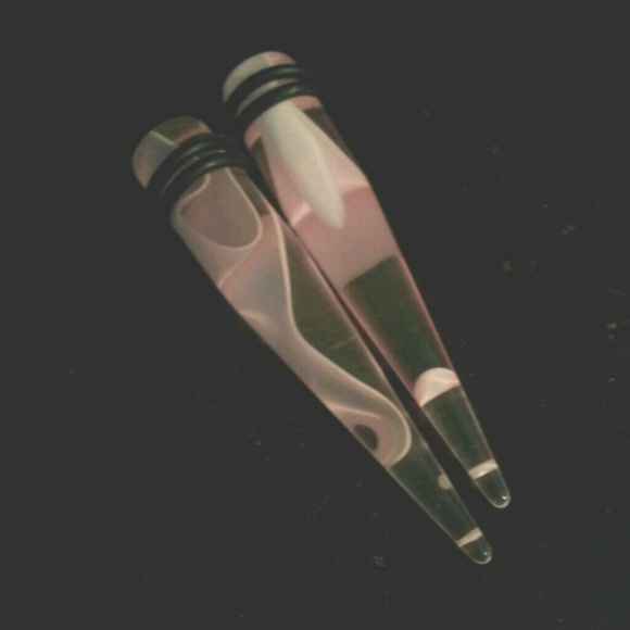 00 pink acrylic tapers.