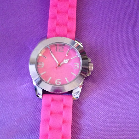 Pink watch - Picture 2 of 3