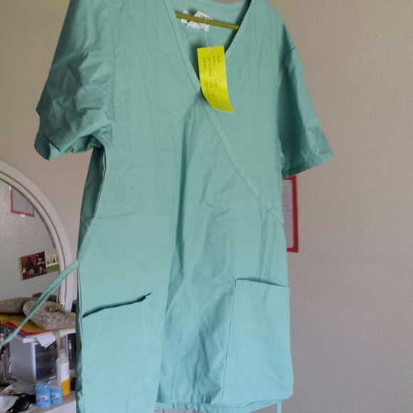 2 sets Large scrubs new