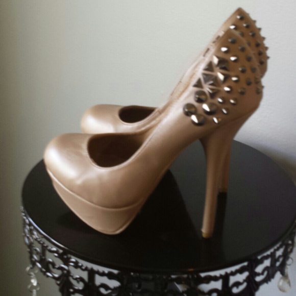 Sexy platform pumps