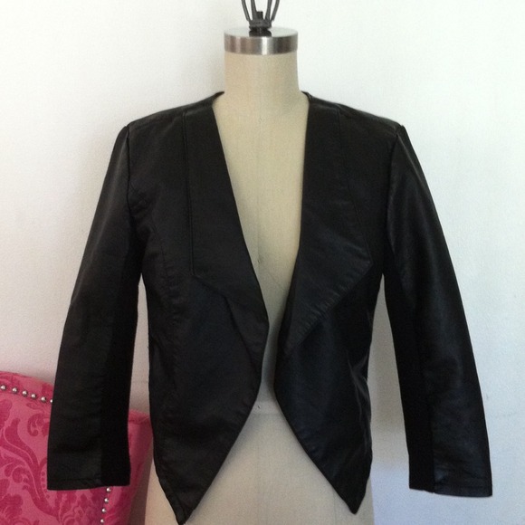 Ali & Kris cropped faux leather jacket