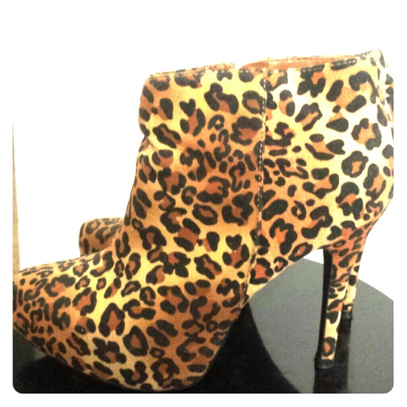 Leopard booties