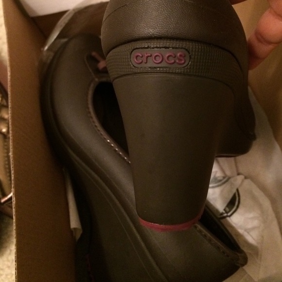 Shoe - Picture 3 of 4