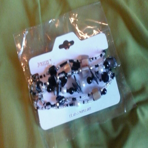 *ALL GIVEN*FREE with $25 and above purchase - Picture 2 of 4