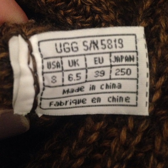knit brown uggs