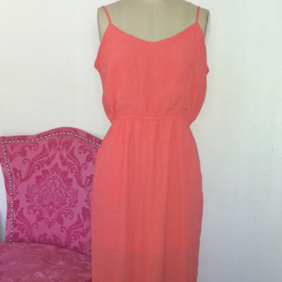 Forever 21 Crepe midi dress size M