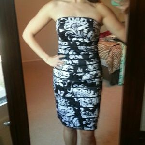 Black/white Strapless Dress
