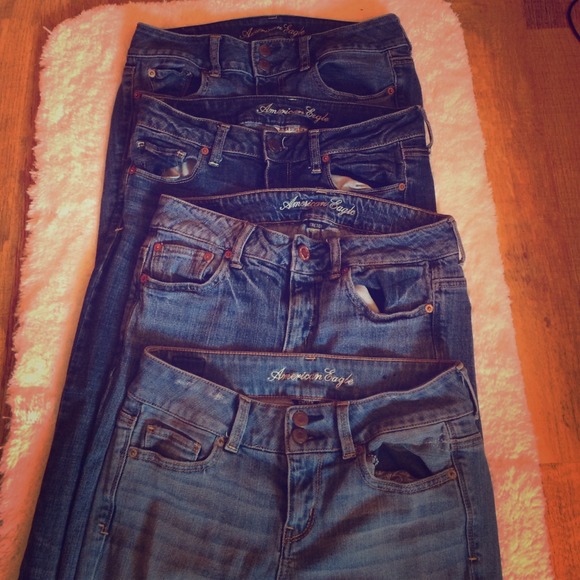 4 pairs of Size 2,4&4L American Eagle Jeans