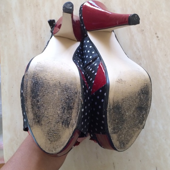 Heels - Picture 2 of 3