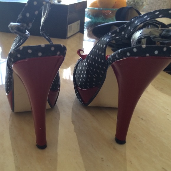 Heels - Picture 3 of 3