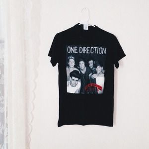 One Direction Take Me Home concert tee.
