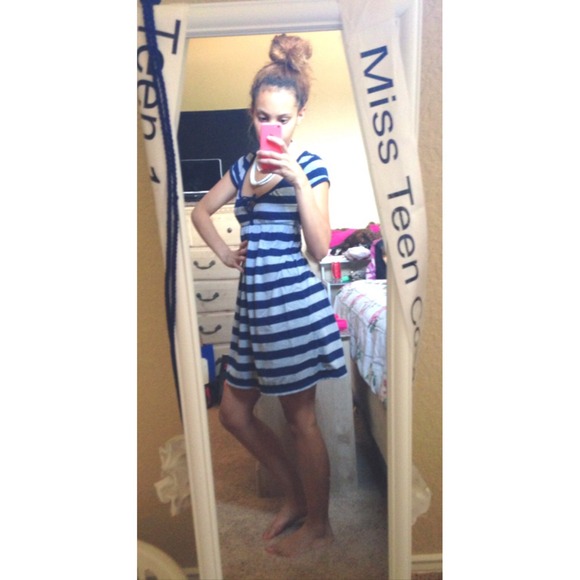 Aero Blue and Gray Stripped Dress. - Picture 2 of 3