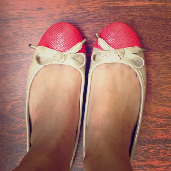 BRAND NEW coral flats!