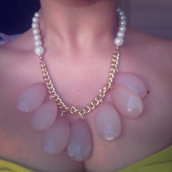 Pearls and jewels necklace