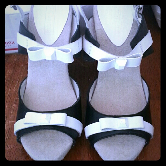 Juicy couture heels! REPOSH