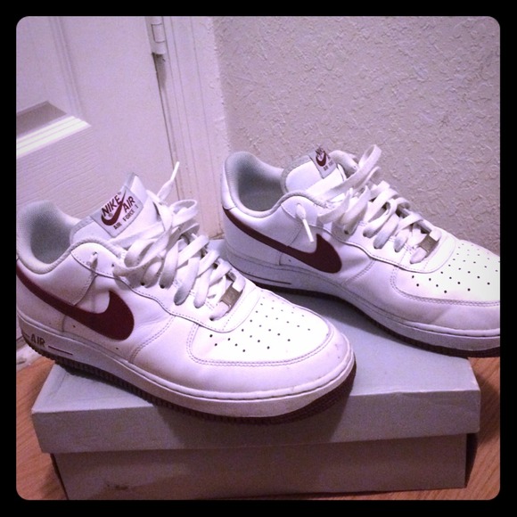 Sneakers - Picture 1 of 4