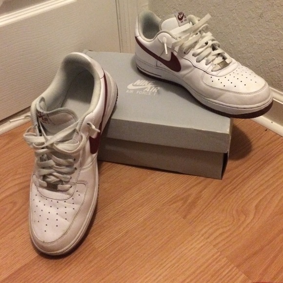 Sneakers - Picture 2 of 4