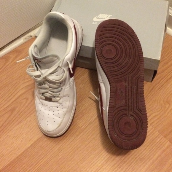 Sneakers - Picture 3 of 4