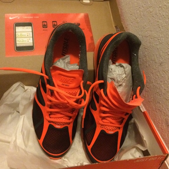 Sneakers - Picture 2 of 5