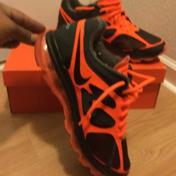 Sneakers - Picture 5 of 5