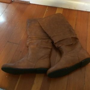 Light brown leather boots-- fake leather