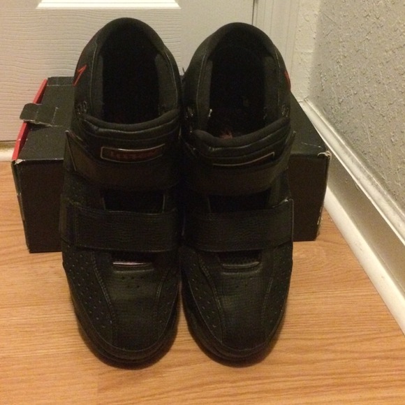 Sneaker - Picture 4 of 4