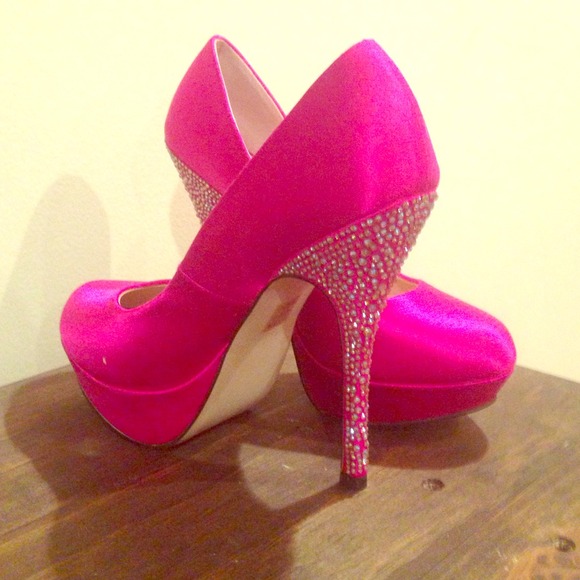 PRICE CUT! Hot pink satin Steve Madden stilettos