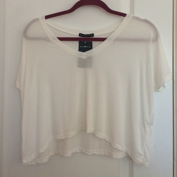 TRADED  white v neck crop top