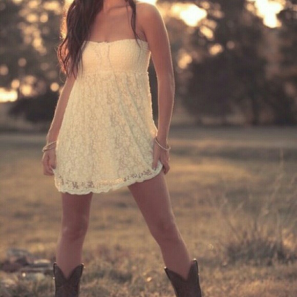 White layered lace dress