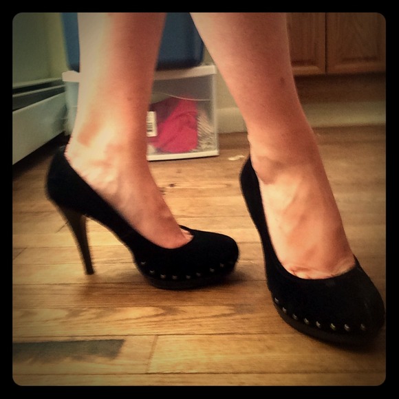 Black suede heels