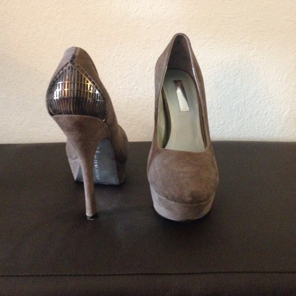 🚩REDUCED!!!🚩H by Halston suede shoes; size 6