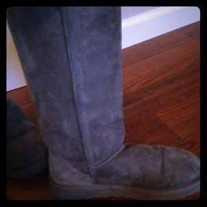 Tall gray Uggs