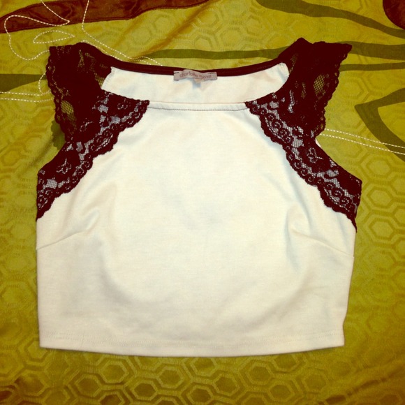 SOLD Black and white lace crop top ✨ON SALE✨