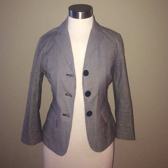 Black/White Gap Blazer