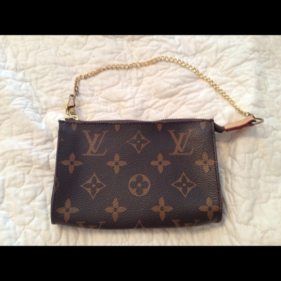 🌟REDUCED!🌟 Louis Vuitton coin purse