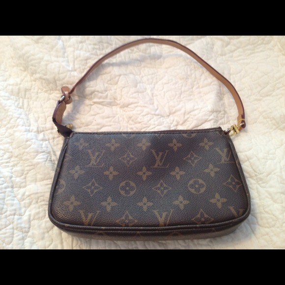 Louis Vuitton pochette