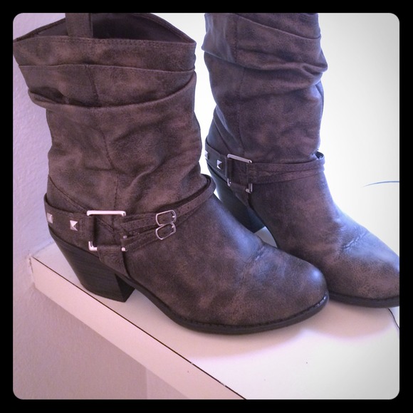 Grey cowboy ankle boots
