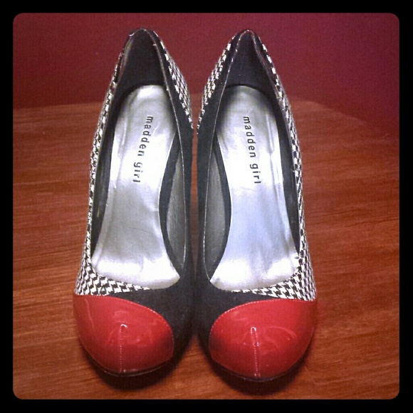 Platform red black and checkered heels