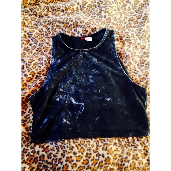 ✨DIVIDED BY H&M GRAY ACID WASH CROP TOP