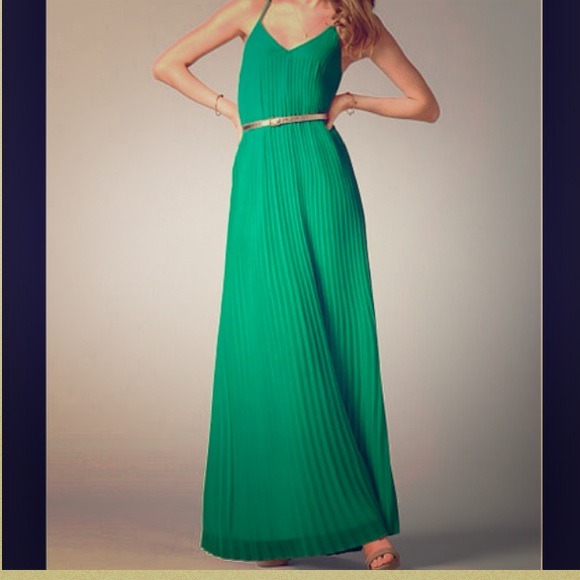 🌟*HP 10/5*✨ Victoria secret knife pleat maxi nwot