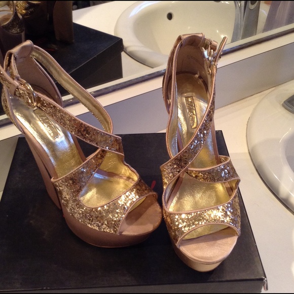 🎉HP SOFIA GOLD PLAT FORM HEELS 5 1/2 B NWT - Picture 2 of 4