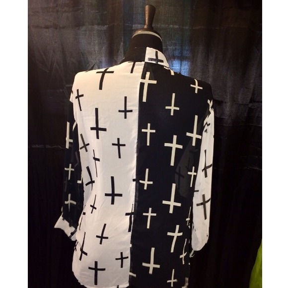 Cross button up - Picture 4 of 4